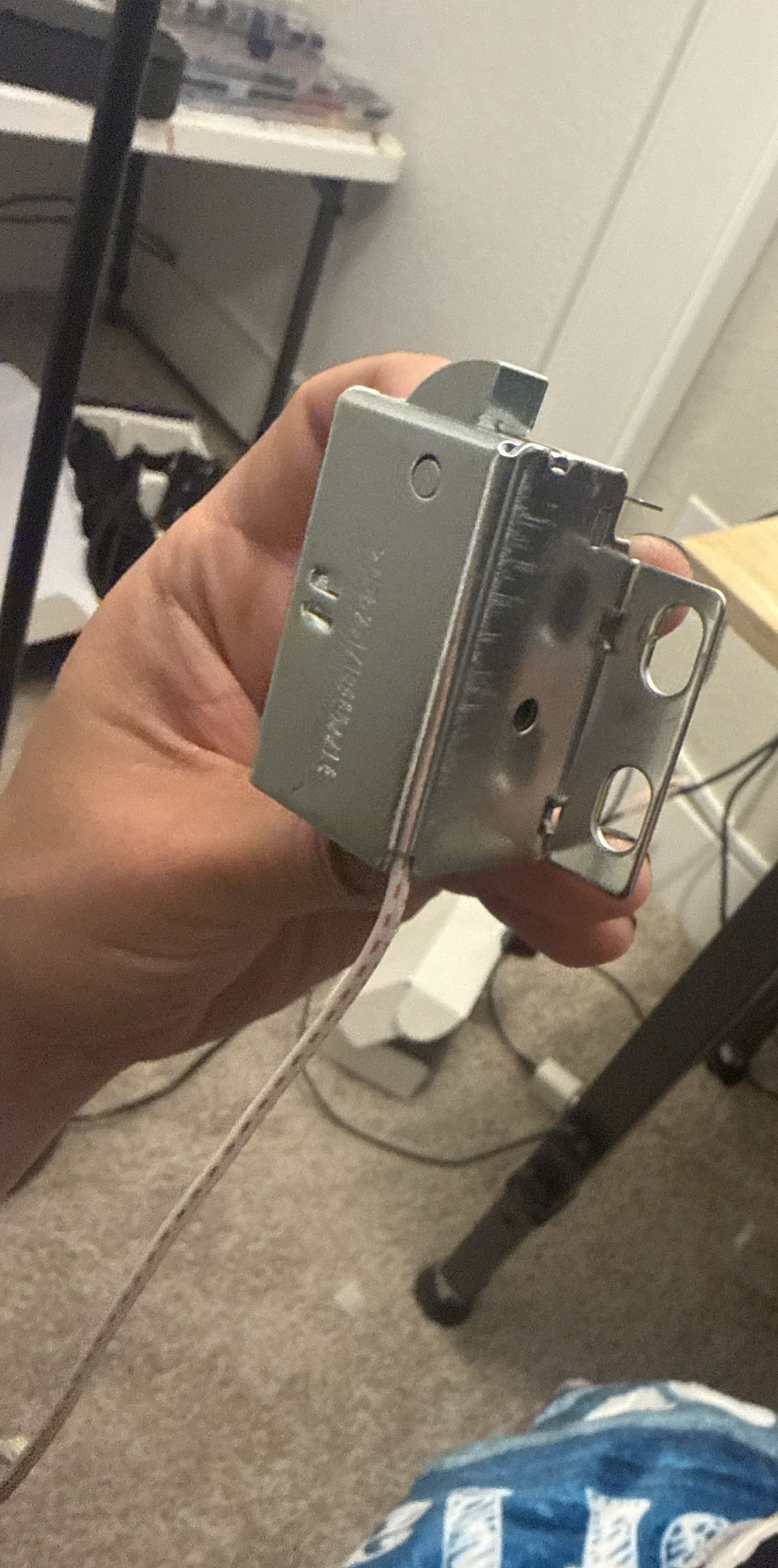Solenoid latch mechanism